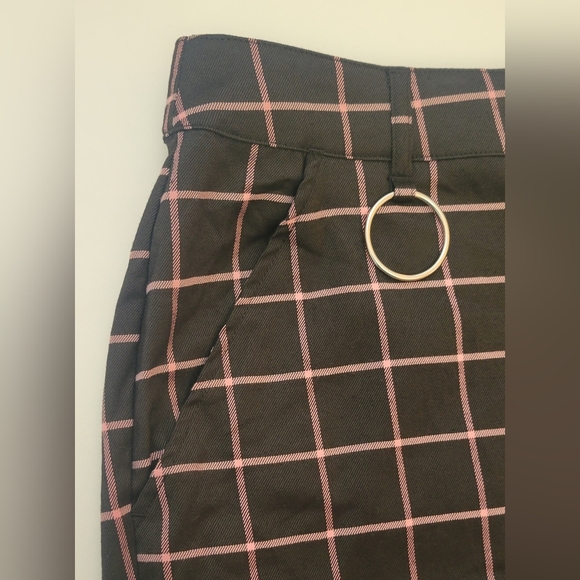 ☀️ NWT Hot Topic Shorts - Picture 6 of 6